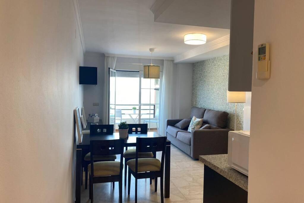 Maravilloso Apartamento En Primera Linea De Playa Con Vistas Al Mar En Caleta De Velez 2 D ภายนอก รูปภาพ