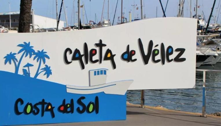 Maravilloso Apartamento En Primera Linea De Playa Con Vistas Al Mar En Caleta De Velez 2 D ภายนอก รูปภาพ