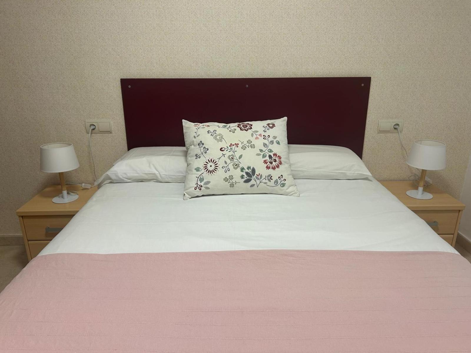 Maravilloso Apartamento En Primera Linea De Playa Con Vistas Al Mar En Caleta De Velez 2 D ภายนอก รูปภาพ