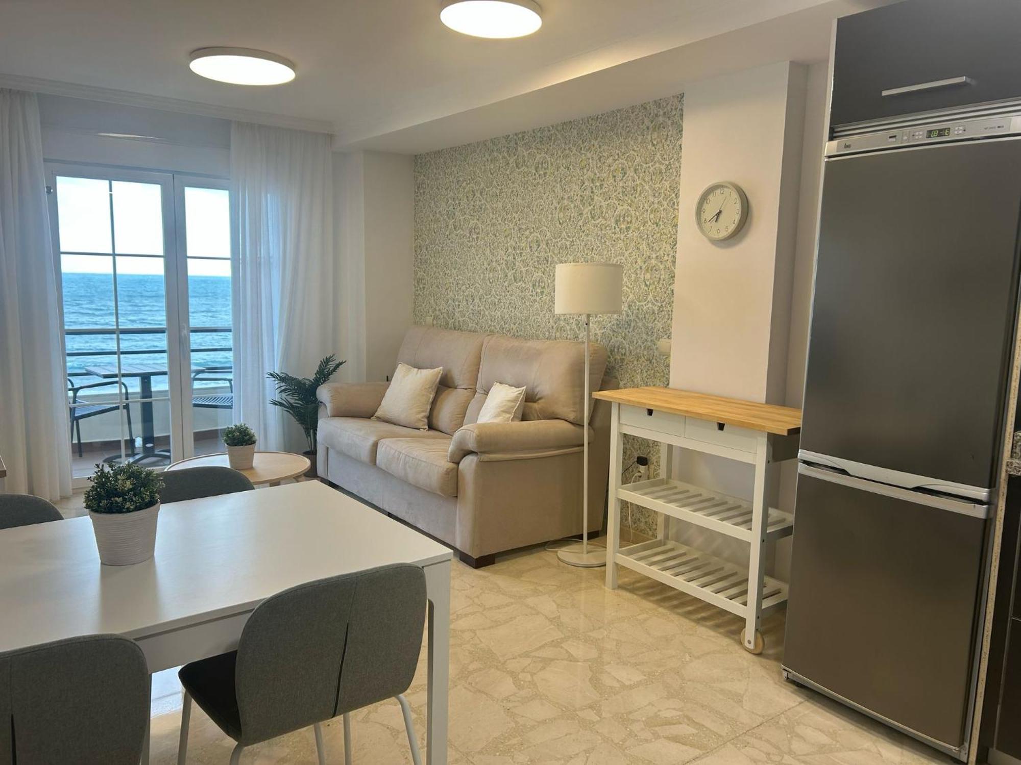 Maravilloso Apartamento En Primera Linea De Playa Con Vistas Al Mar En Caleta De Velez 2 D ภายนอก รูปภาพ