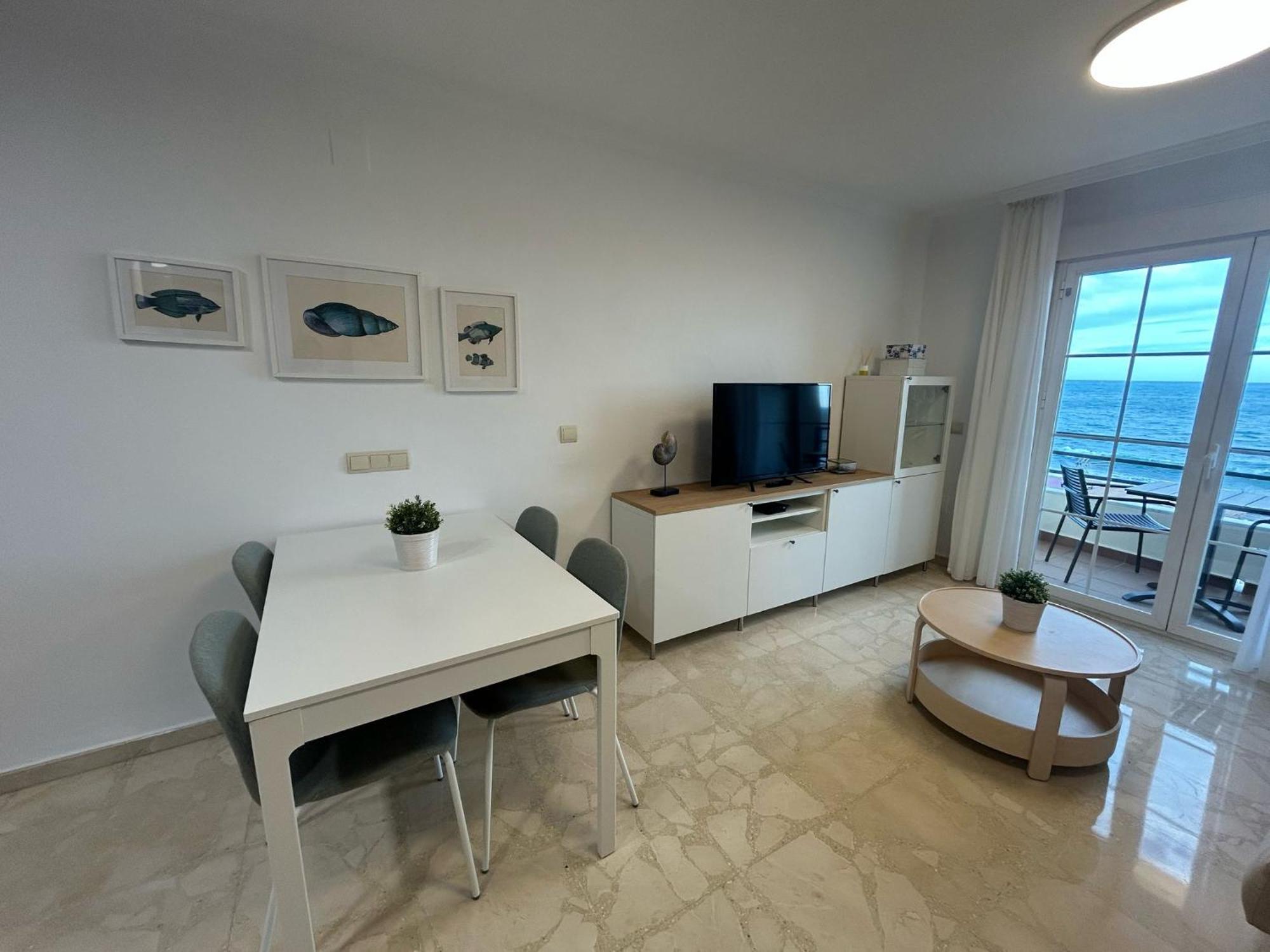 Maravilloso Apartamento En Primera Linea De Playa Con Vistas Al Mar En Caleta De Velez 2 D ภายนอก รูปภาพ
